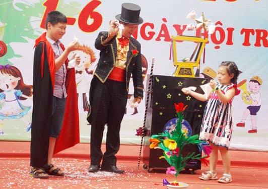 Biểu diễn ảo thuật đêm trung thu cho thiếu nhi