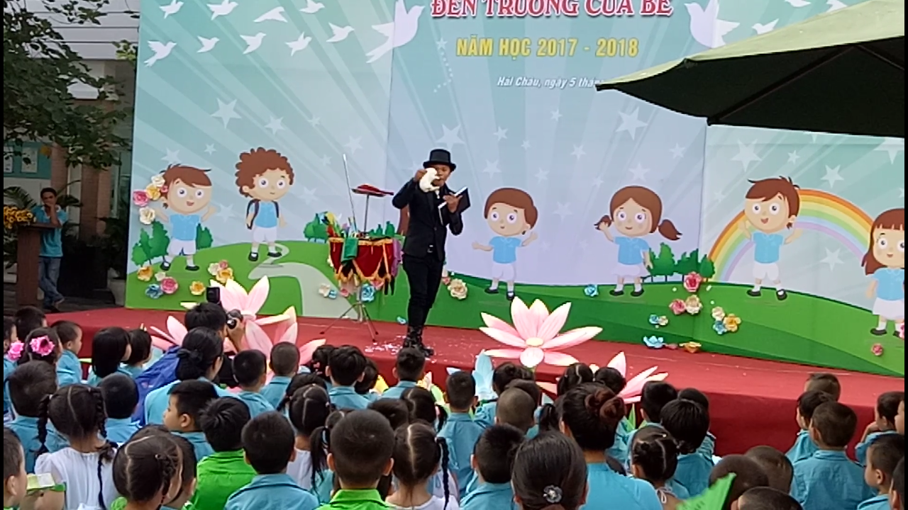 Biểu diễn ảo thuật đêm trung thu cho thiếu nhi
